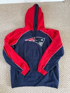New England Patriots Men's Navy & Red Pullover Hoodie